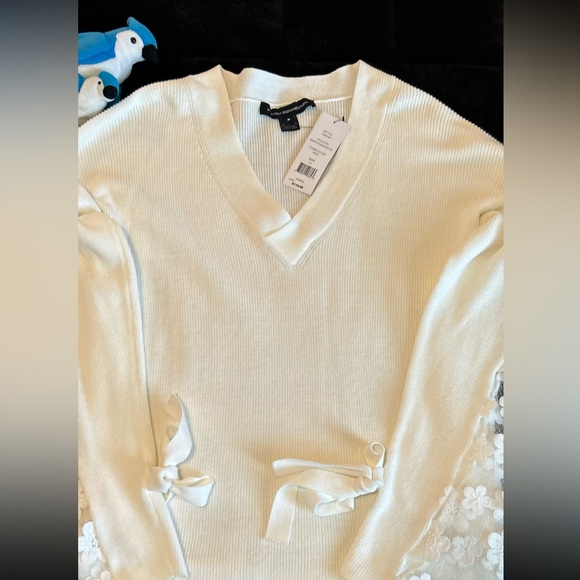 French Connection Sweater - Picture 4 of 5